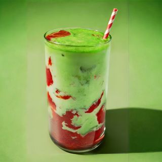 STRAWBERRY MATCHA BOBA TEA 450ML