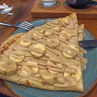 Creps + Plátano + 1 Salsa + Nata