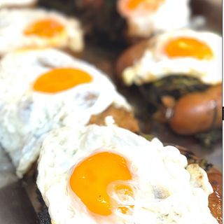 Alheira c/ Ovo e Grelos