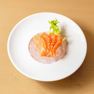 90. Sashimi salmone - 4 pezzi