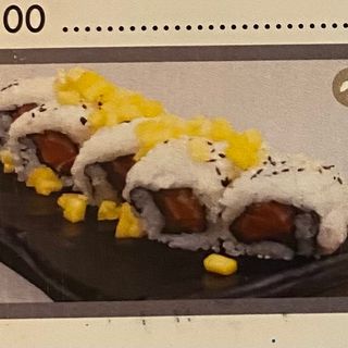 Uramaki mango roll