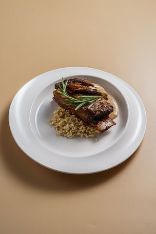 Ребро говядины с булгуром