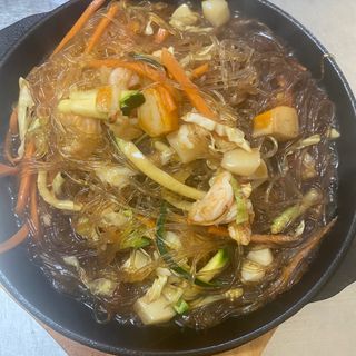 38 Spaghetti di soia con frutti di mare alla piastra