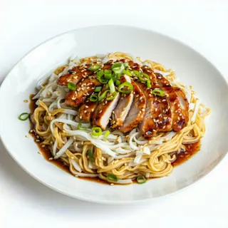 Fideos de arroz con pollo teriyaki