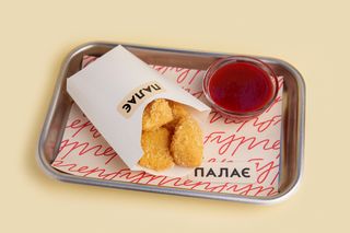 Камамбер фрі з Полунично-Лаймовим соусом (100г)