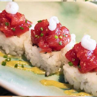 Maki Roll tartar de atún picante
