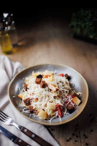 Salată Cezar cu pui