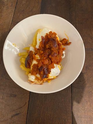 Huevos Rotos Con Farinato 