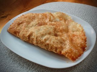 Чебурек з твердим сиром (160g)