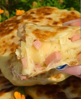 Sendvič šunka sir u domaćoj lepinji   sa pomfritom250g