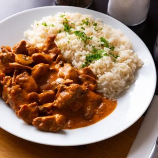 Рис з гуляшем зі свинини