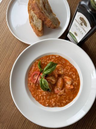 Томатне ризото з креветками