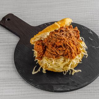 AREPA CON TERNERA Y POLLO