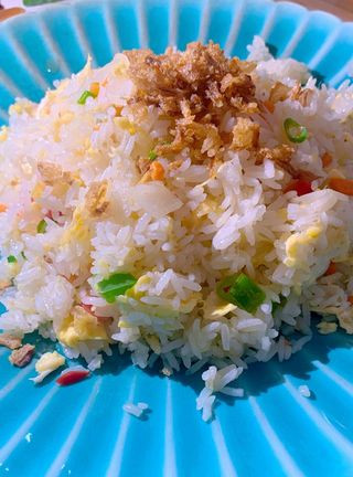 30. Wok De Arroz Blanco Con Verduras Frescas Y Huevo