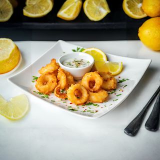 Calamari crocanti cu lamaie