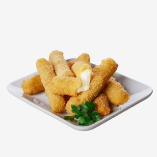 Pohani mozzarella štapići i pomfrit