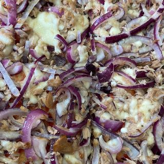 Trancio con tonno e cipolla