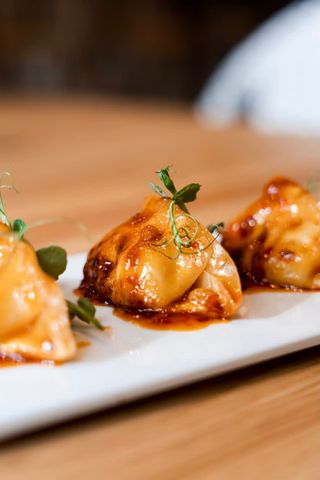 Gyozas de verduras con salsa sweet-chilly (4 uds.)