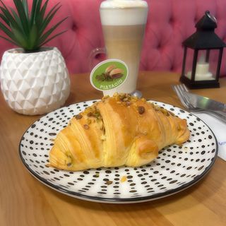 Croissants mantequilla con pistacho