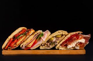 Hladni sendvič sa pršutom i sirom 500gr