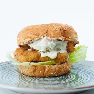 Hrskavi pileći burger 150gr