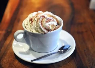 Cappuccino Avec Chantilly