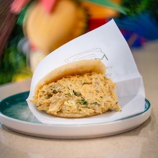 Arepa premium reina pepiada