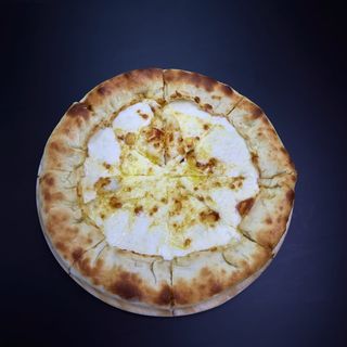 Пицца "Три сыра"