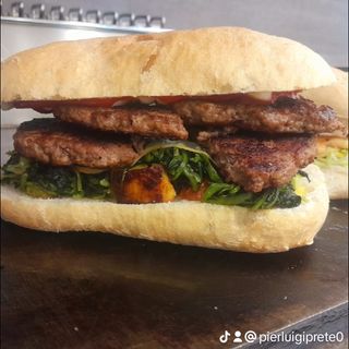 Panino carne, 5 contorni, salsa