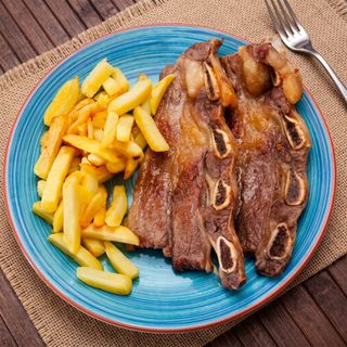 Churrasco De Ternera Y Patatas Fritas