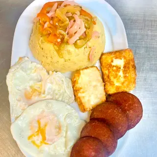Mangú de plátano con los tres golpes 