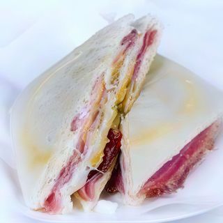 Grand toast tre strati farcito