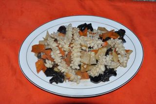 159. Калмари с бамбук и китайски гъби (500г)