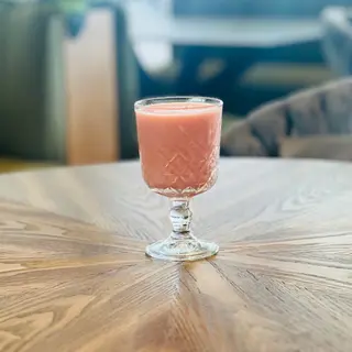 Smoothie cu capsuna si banana