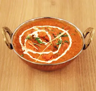 Frango Tikka Masala e Plain Naan