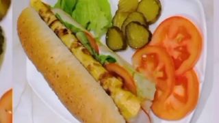 Omlet u kifli sa pečenicom, kačkavaljem i šampinjonima