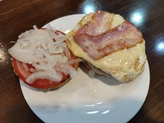 Hamburguesa Mixta Con Huevo Y Bacon (Ternera y Cerdo)
