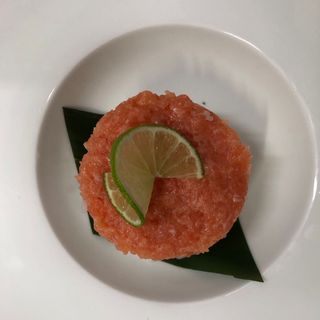 28. Tartare di salmone