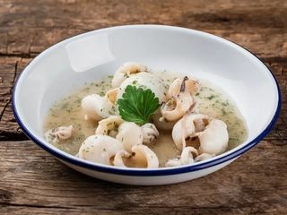 Каракатиця бебі в часниковому соусі (200g)