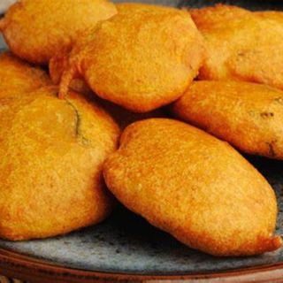 BAJJI (3 PEZZI) (SCEGLI CIPOLLA/PATATE/MELANZANE)