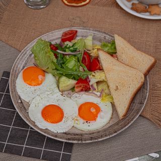 Jaja na oko sa miks salatom 270g