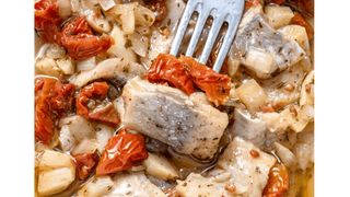 Śledź w suszonych pomidorach 300g