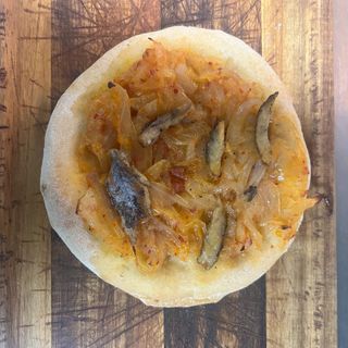 Coca De Ceba Amb Salat