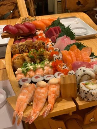 Combo Sushi Y Sashimi C Para 4 Personas