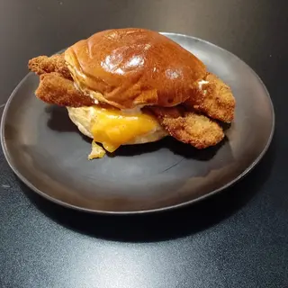 Crispy Chicken Smoked Burger