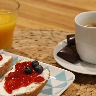 Desayuno bendito + zumo natural  + tostada