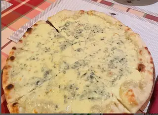 Pizza Quattro formaggi