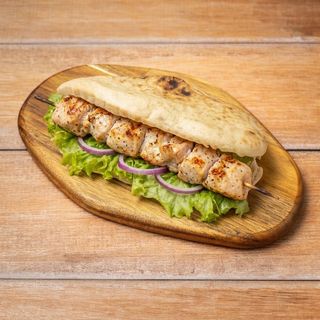 Pileći ražnjić u lepinji 250g