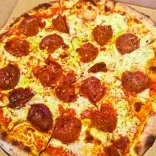 Pizza Pepperoni (pequeña)