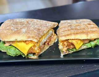 Сандвич с шницел